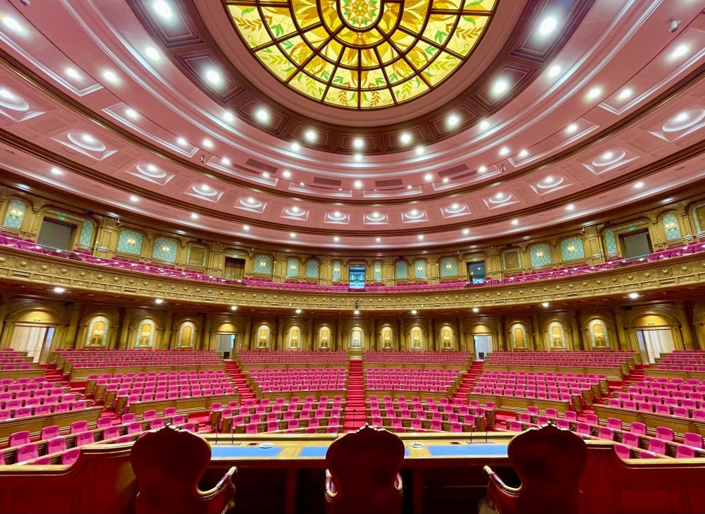 這是在杜尚別拍攝的塔吉克斯坦議會大樓內(nèi)景。