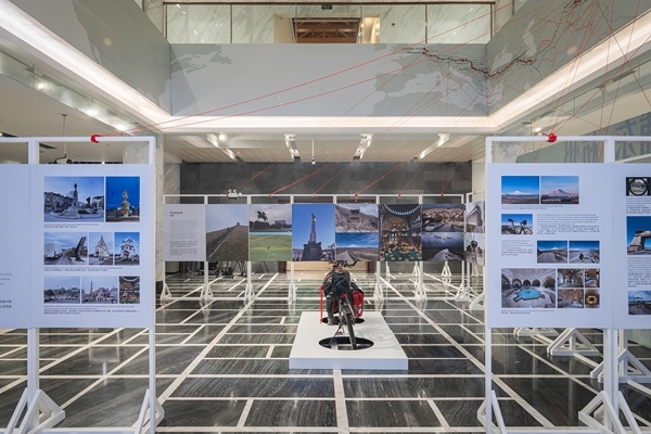 “東游記”展覽。校方供圖