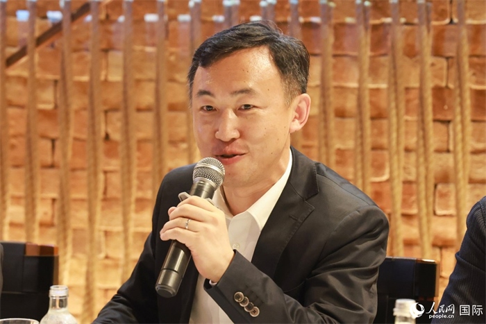 中國駐里約熱內(nèi)盧代總領(lǐng)事王海濤在座談會上致辭。人民網(wǎng)記者 陳海琪攝