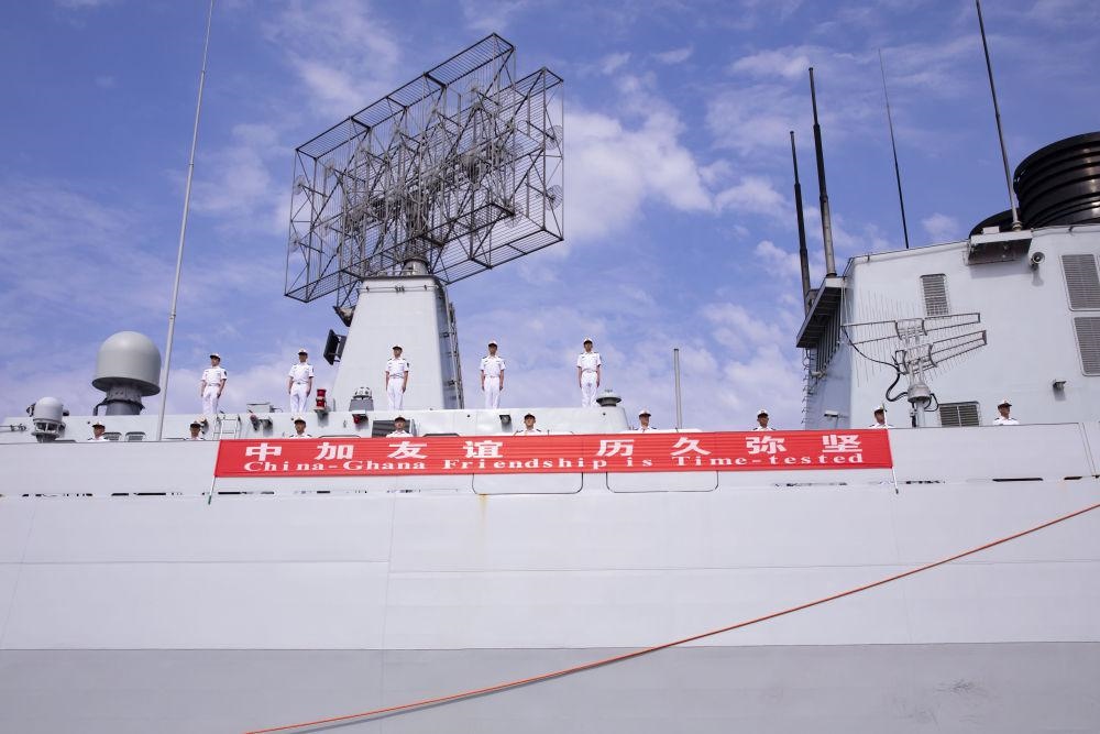 2023年6月27日，中國海軍第43批護(hù)航編隊(duì)抵達(dá)加納特馬港碼頭，開始對(duì)加納進(jìn)行為期4天的友好訪問。