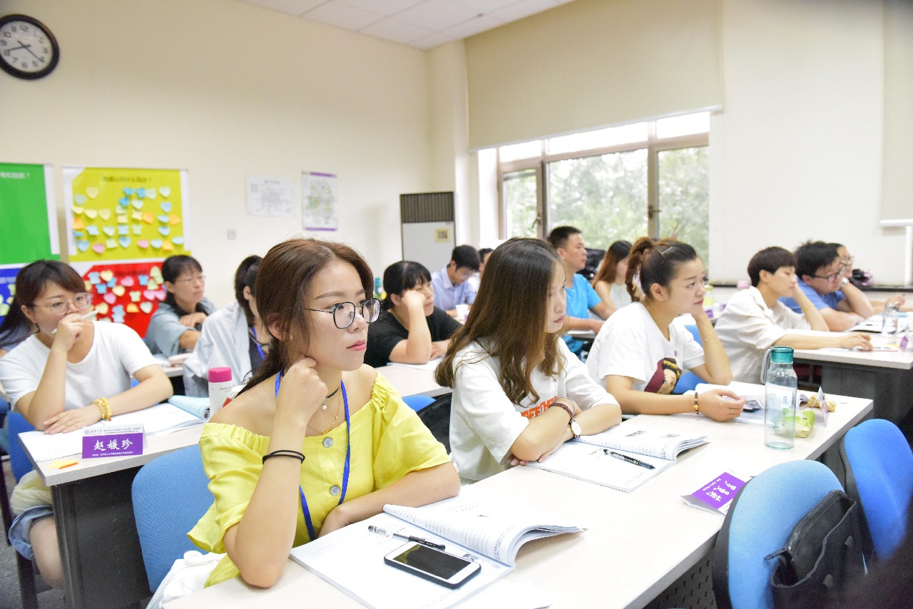 2018年8月，浦江縣實驗小學(xué)教育集團、浦陽二小教育集團組織骨干教師到清華大學(xué)研學(xué)（資料圖片）