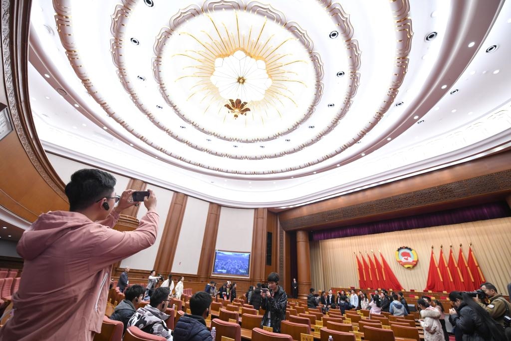 2019年11月16日，全國政協(xié)機關舉辦第一次公眾開放日活動，約200名高校師生、街道工作人員、退休干部、居民代表等參加。新華社記者 岳月偉 攝