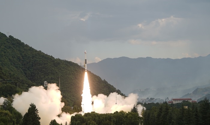 快舟一號(hào)甲運(yùn)載火箭將天啟星座29~32星發(fā)射升空。楊熙攝