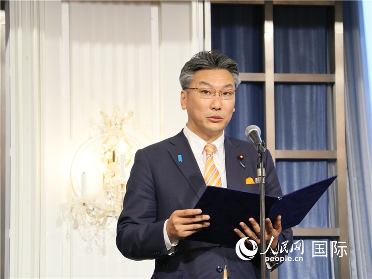 日本國(guó)貿(mào)促會(huì)長(zhǎng)代理橋本岳致辭。人民網(wǎng) 許可攝