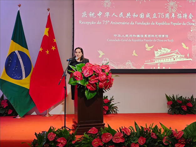 伯南布哥州州長代表、科技廳長維達(dá)爾在招待會上致辭。 中國駐累西腓總領(lǐng)館供圖