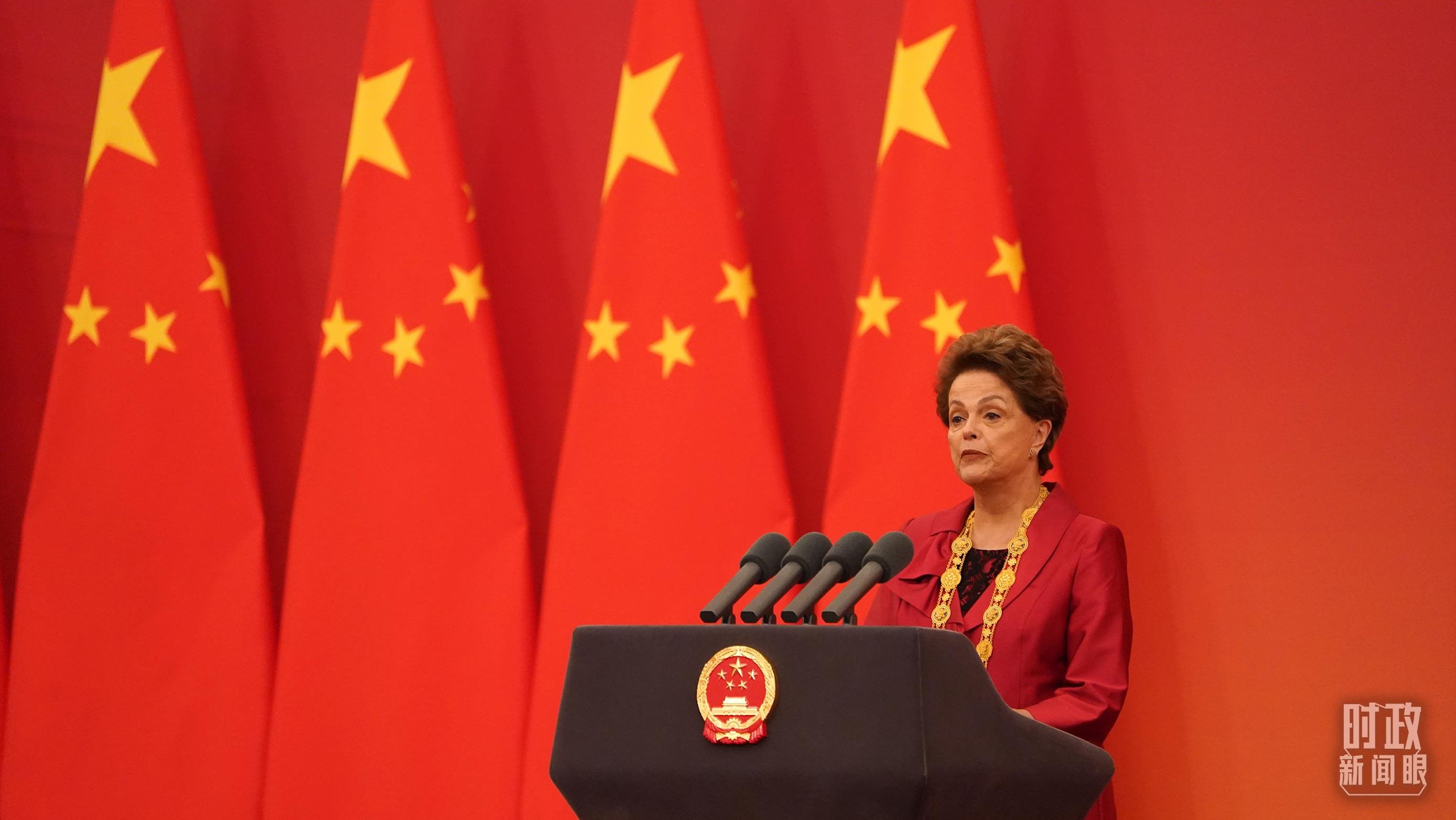 “友誼勛章”獲得者迪爾瑪·羅塞芙在頒授儀式上發(fā)言。（總臺記者李晉拍攝）