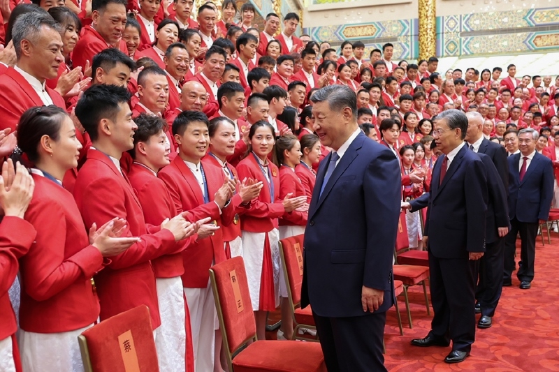 2024年8月20日，習(xí)近平總書記在人民大會堂接見第33屆夏季奧林匹克運(yùn)動會中國體育代表團(tuán)全體成員。