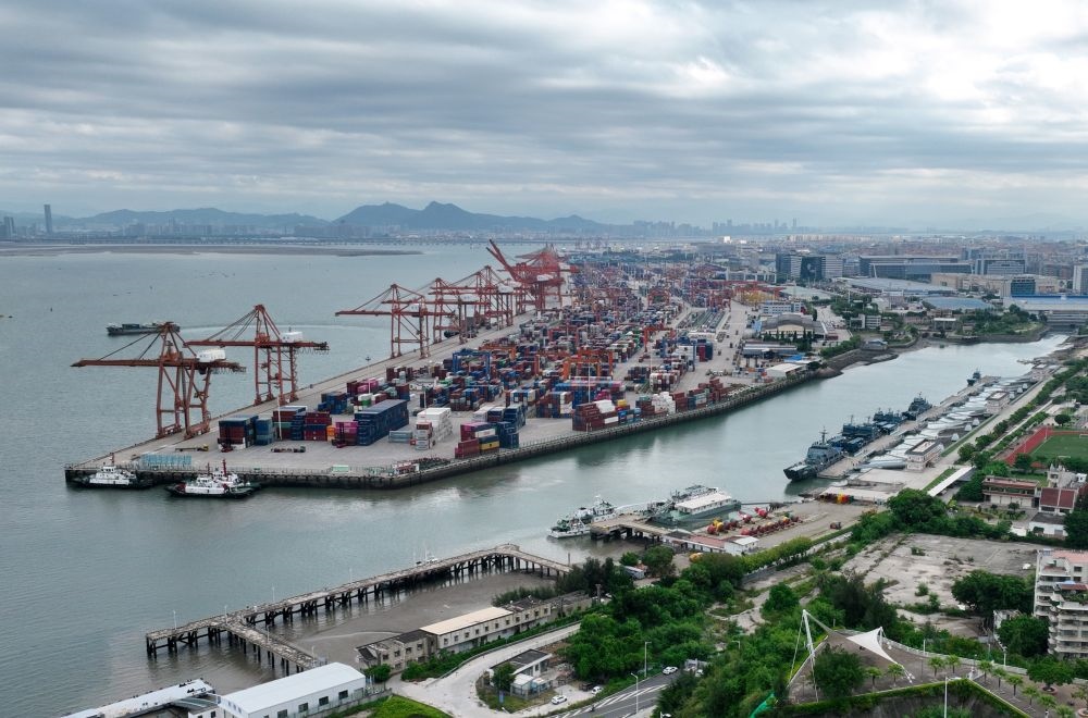 這是中國（福建）自由貿(mào)易試驗區(qū)廈門片區(qū)內(nèi)的廈門海天碼頭（2024年9月4日攝）。