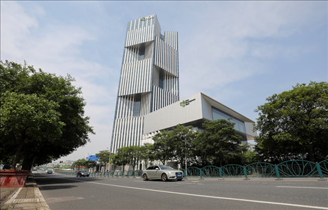 這是位于上海浦東新區(qū)世博園區(qū)的新開發(fā)銀行總部大樓（2022年6月17日攝）。新華社記者 方喆 攝