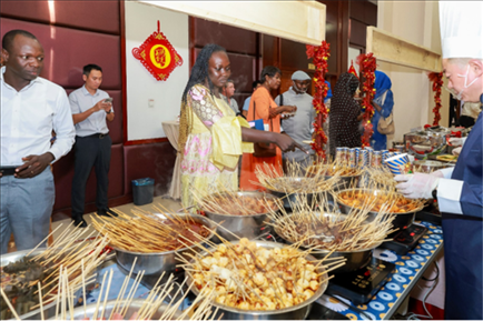 四川麻辣燙也是最愛乍得朋友們青睞的美食。主辦方供圖