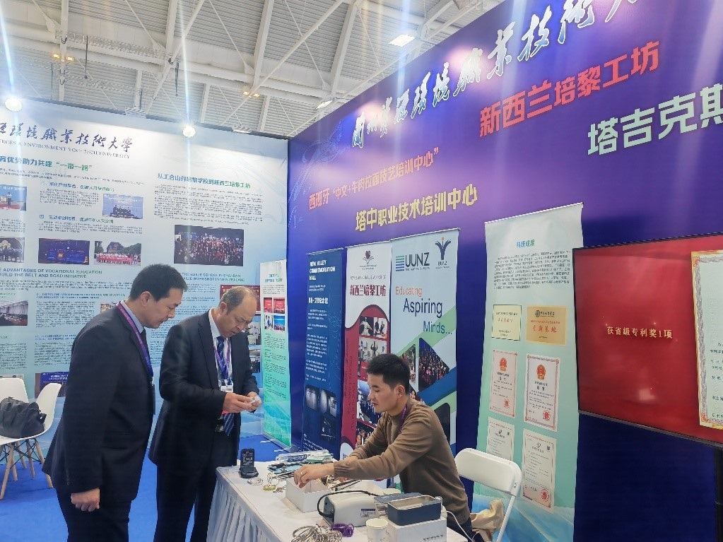 展臺(tái)現(xiàn)場(chǎng)。蘭州資源環(huán)境職業(yè)技術(shù)大學(xué)供圖