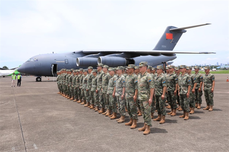 中方參演部隊搭乘運—20運輸機飛抵印尼國民軍空軍哈利姆機場。 龔勝祥攝