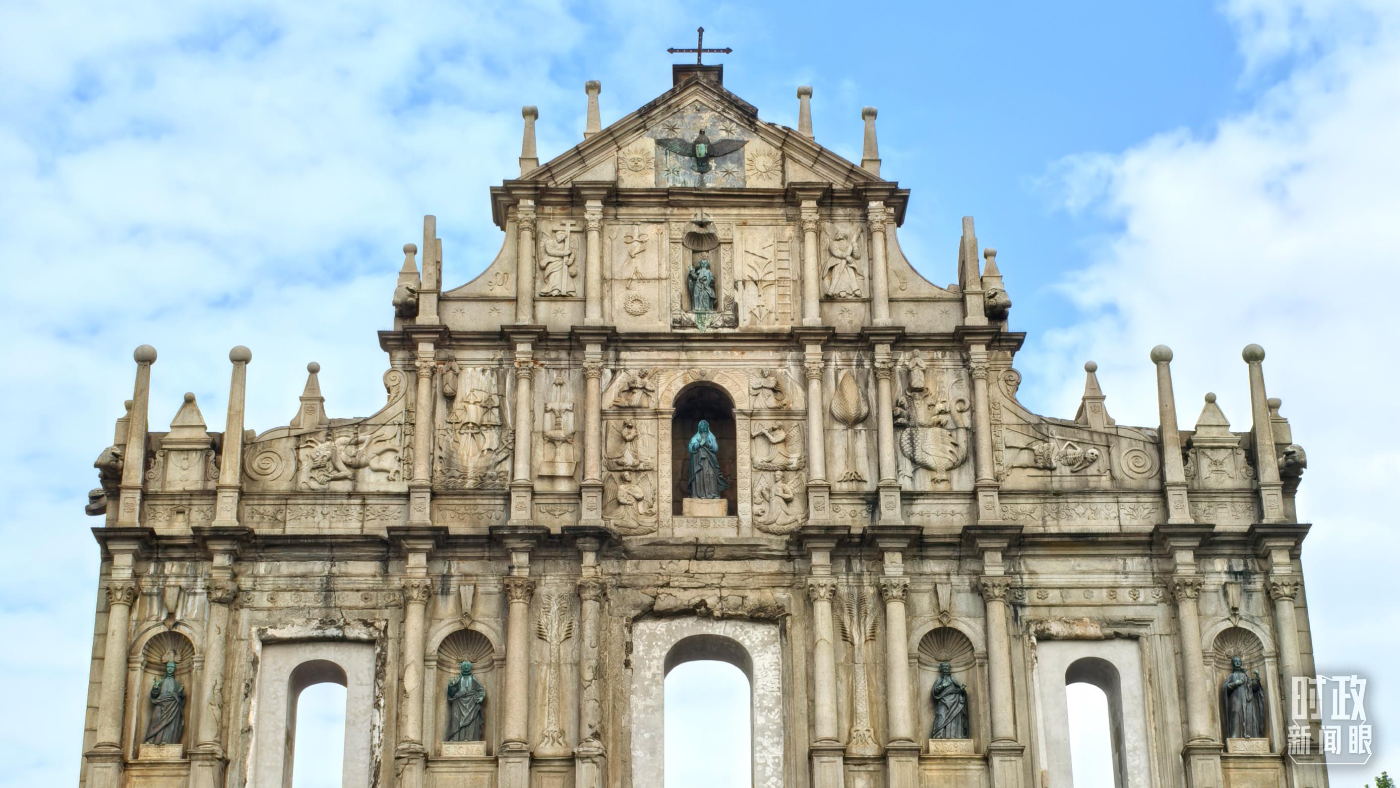 △澳門大三巴牌坊。（總臺(tái)央視記者張垚拍攝）