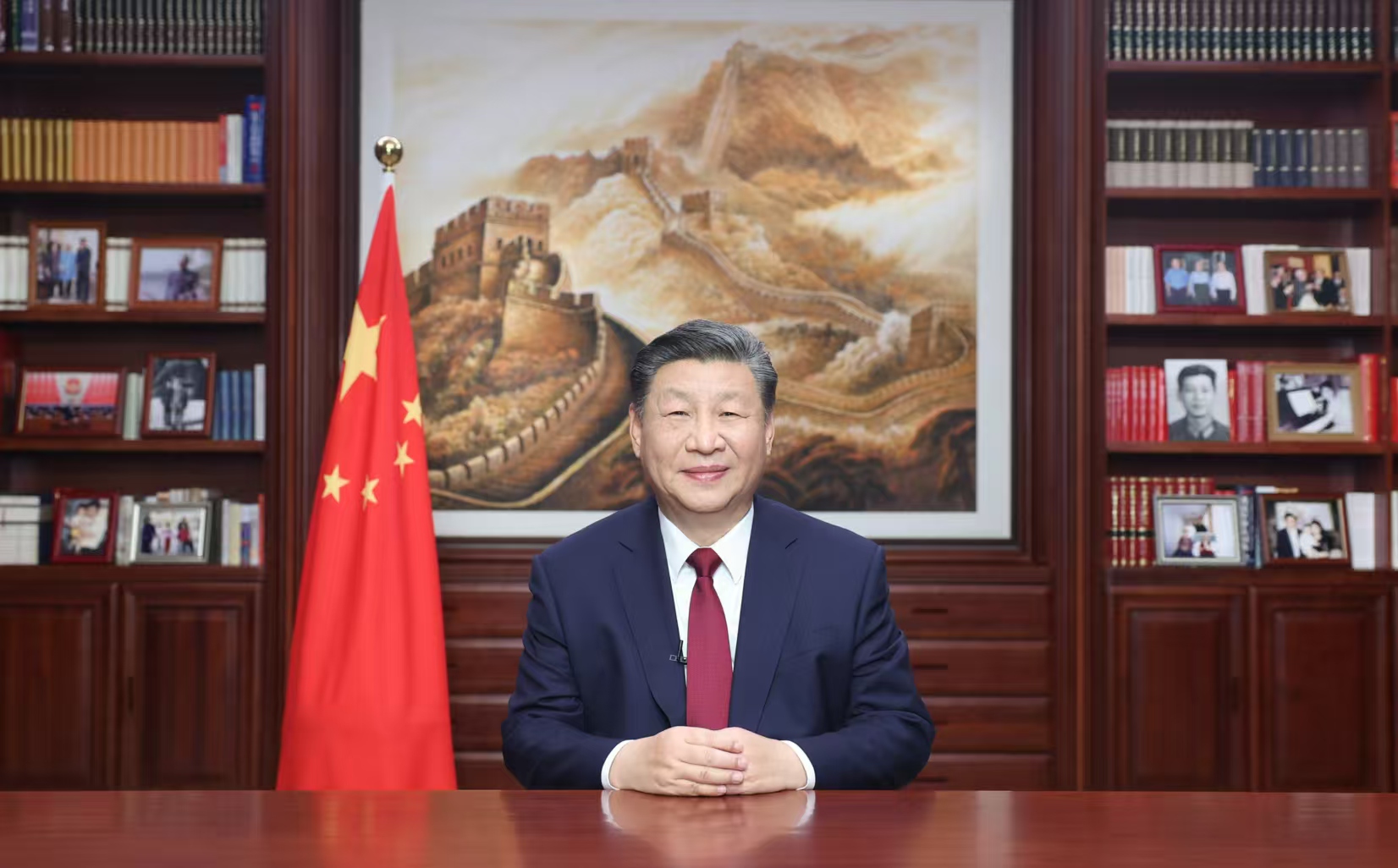 2023年12月31日，新年前夕，國家主席習(xí)近平通過中央廣播電視總臺和互聯(lián)網(wǎng)，發(fā)表二〇二四年新年賀詞。圖片來源：新華社