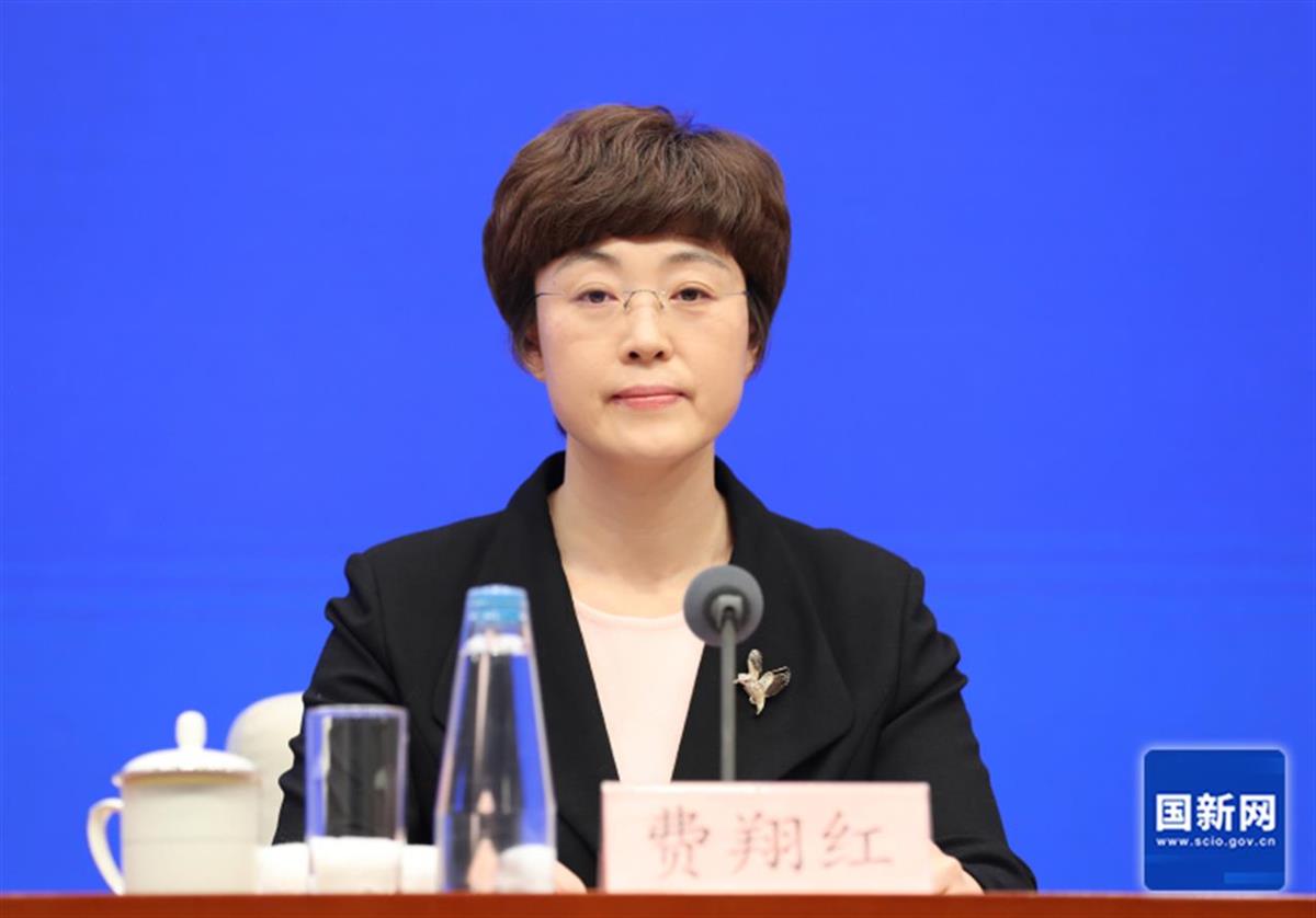 司法部新聞發(fā)言人、法治宣傳中心主任費翔紅。圖片來源：國新網(wǎng)