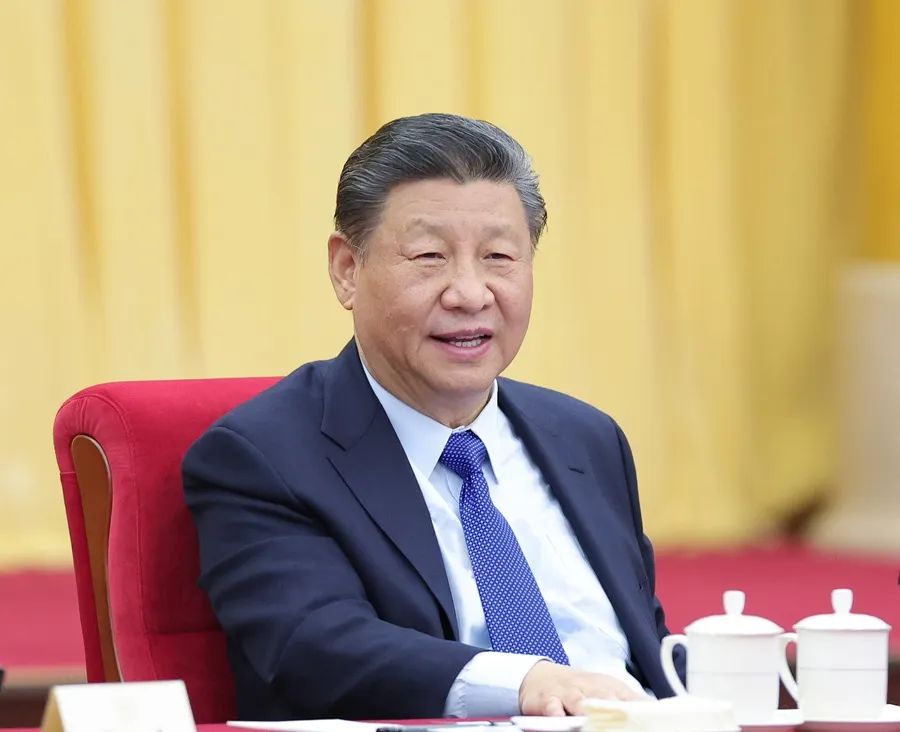 2024年3月6日，習(xí)近平看望參加全國政協(xié)十四屆二次會議的民革、科技界、環(huán)境資源界委員，并參加聯(lián)組會，聽取意見和建議。新華社發(fā)（盛佳鵬攝）