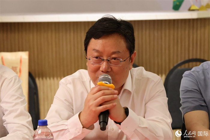 山東省濰坊市副市長狄波在座談會上致辭。人民網(wǎng)記者 陳海琪攝