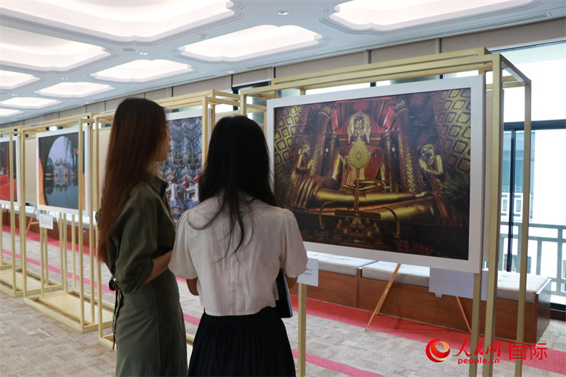“遇見”攝影展現(xiàn)場。朱瀟逸攝