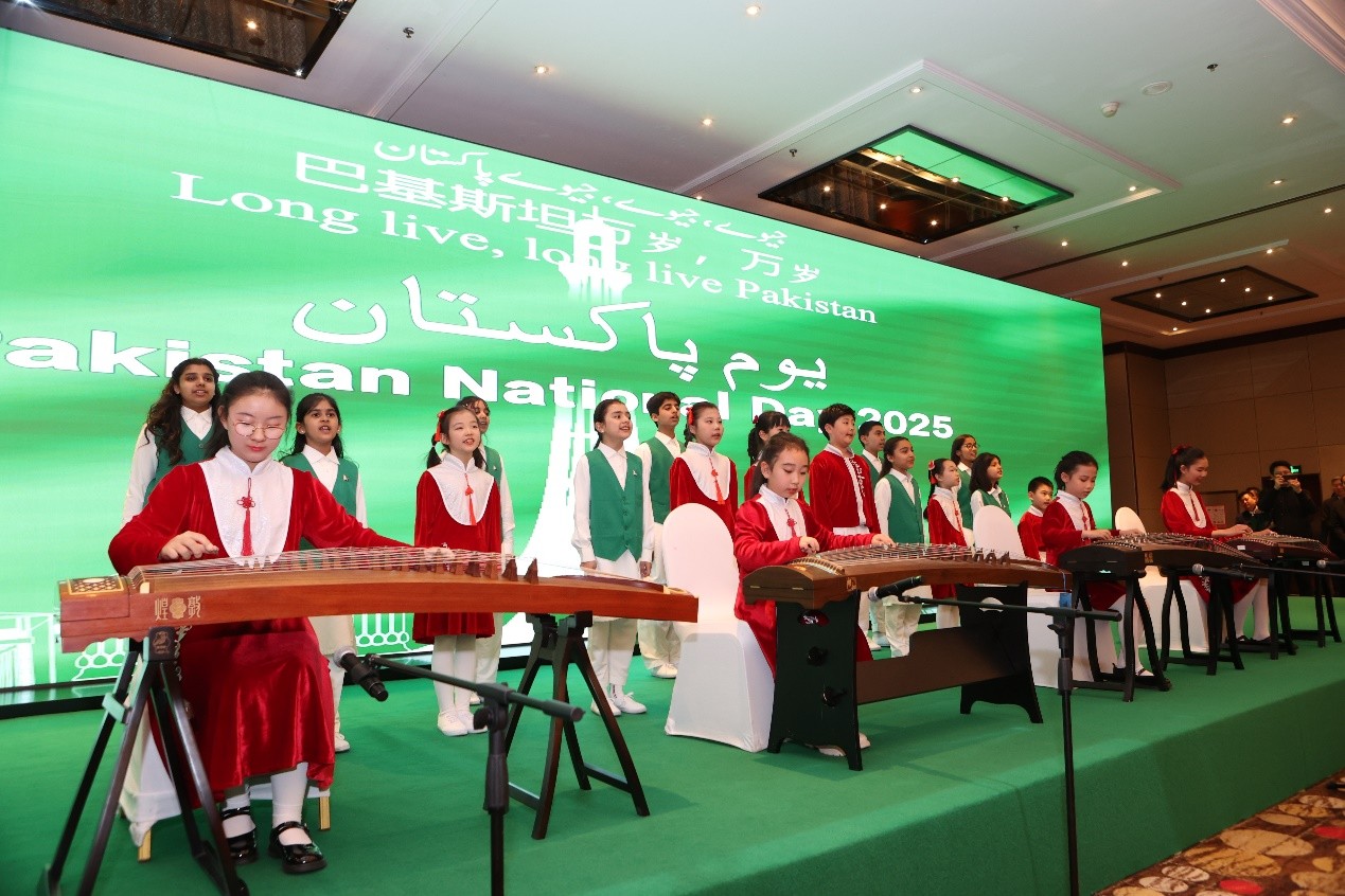 中巴兩國(guó)學(xué)生演出。巴基斯坦駐華大使館供圖