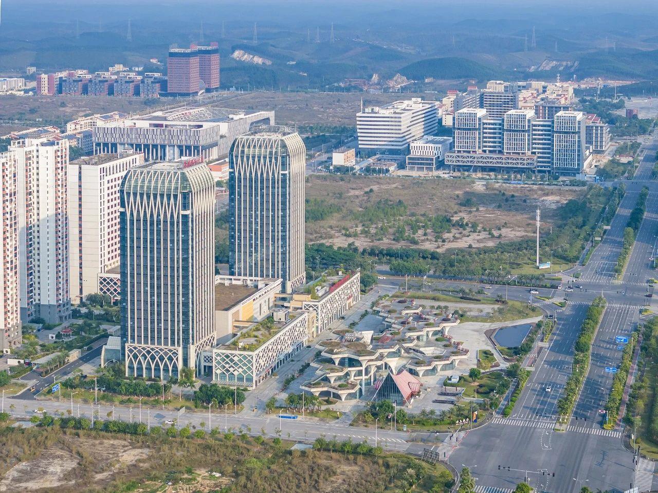 2023年11月，廣西欽州，航拍中國(guó)—馬來(lái)西亞欽州產(chǎn)業(yè)園區(qū)。