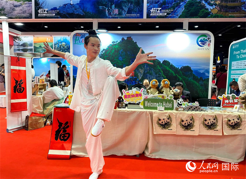 中國武當(dāng)功夫走進(jìn)東南亞，以精湛的武藝和飄逸的身姿詮釋中國武術(shù)的精髓。人民網(wǎng)記者 簡(jiǎn)承淵攝