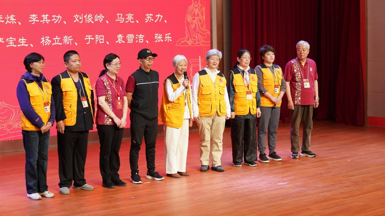 服務滿二十年志愿者代表發(fā)表感言。故宮博物院供圖