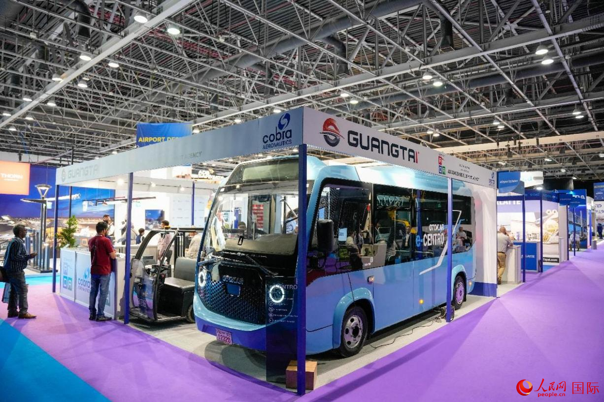 展會展示的電動大巴車。人民網(wǎng)塔里克·易卜拉欣攝
