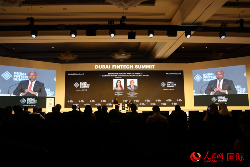 2025迪拜金融科技峰會(huì)期間舉行的對(duì)話活動(dòng)。人民網(wǎng)記者 張志文攝