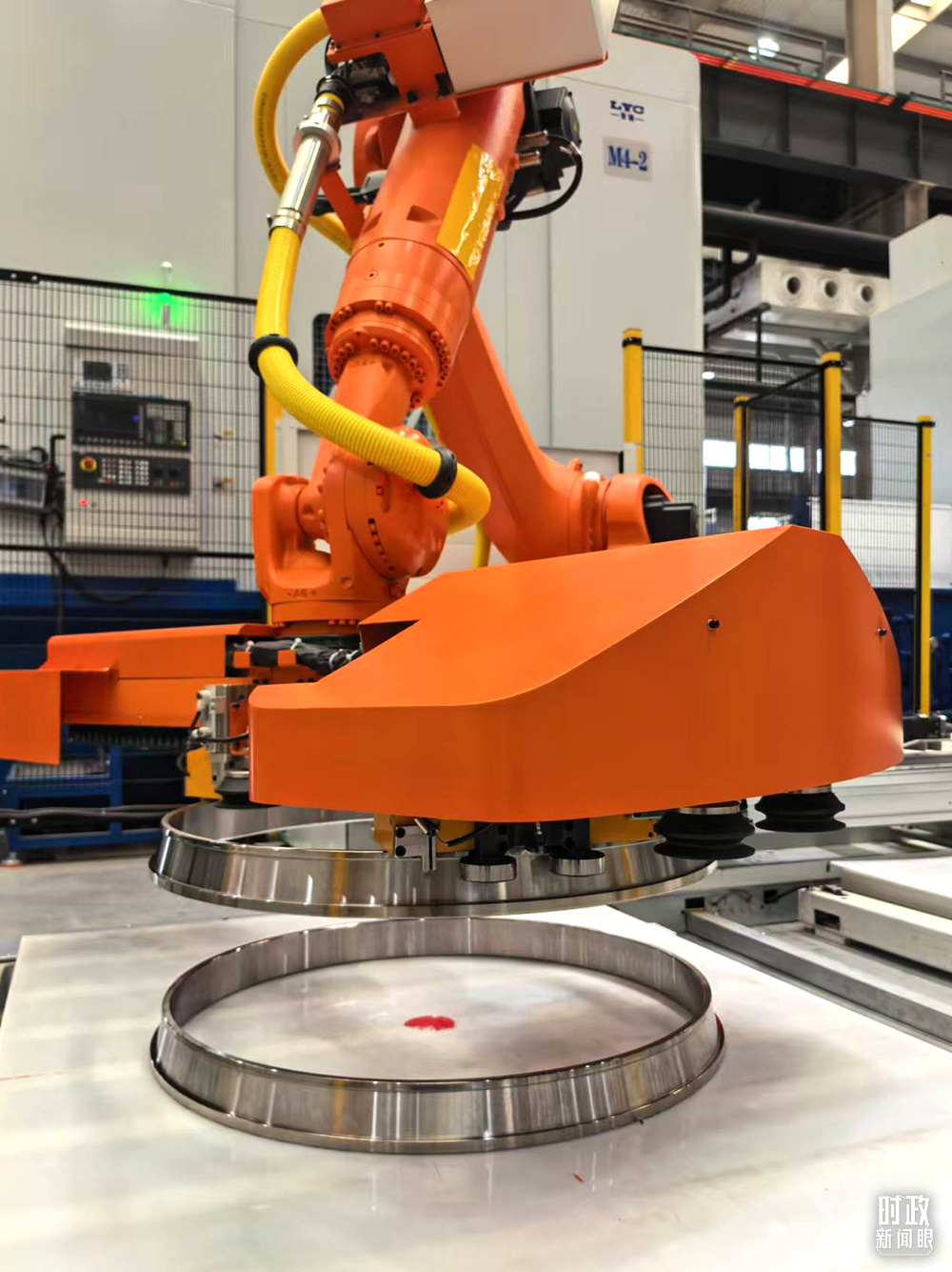 △洛軸產(chǎn)品。（總臺(tái)央視記者黎兵拍攝）