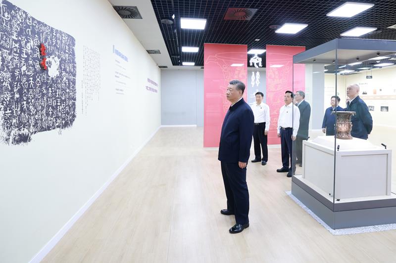 △2024年9月10日，習(xí)近平總書(shū)記來(lái)到陜西寶雞市參觀寶雞青銅器博物院。