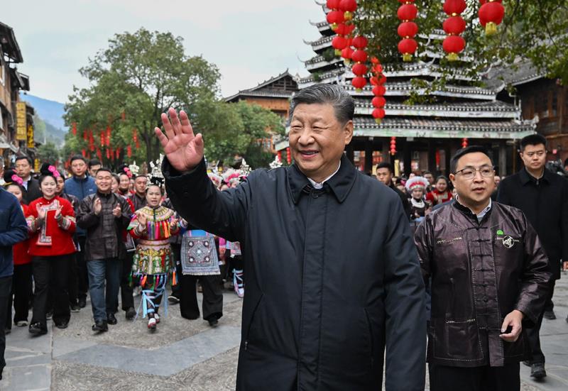 △2025年3月17日，習(xí)近平總書(shū)記在貴州黎平縣肇興侗寨考察。