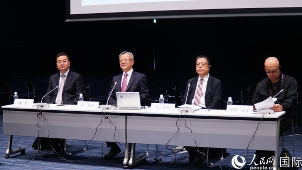 與會專家熱切交流。人民網(wǎng) 蔣曉辰攝